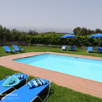 10 Almarine lawn, pool, and mountain view